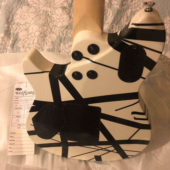 EVH Van Halen Wolfgang Special Striped - Picture 7 of 7